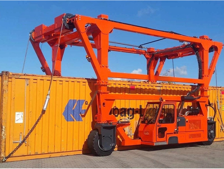 container straddle carrier 1