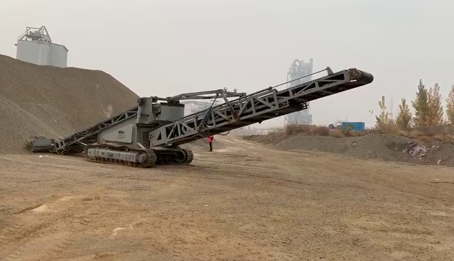 screw stacker reclaimer